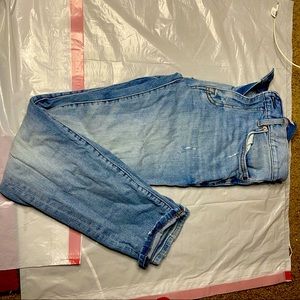TOMMY HILFIGER SLIGHTLY RIPPED JEANS